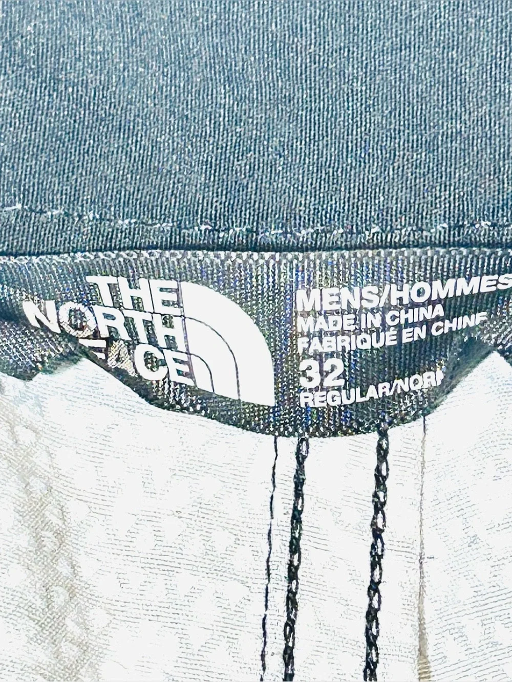 The North Face Board Shorts Men’s 32 Black White spellout Print Swim Surf Beach